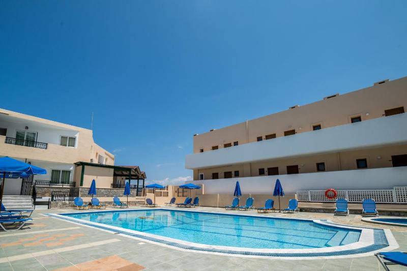 Standard Double or Twin Room with Sea View image 3