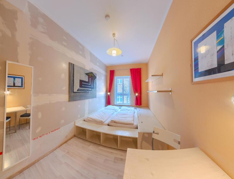 Double Room with Bathroom image 2