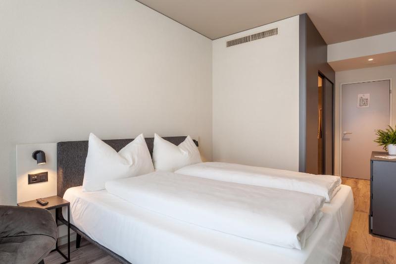 Family Room with Air Conditioning image 2