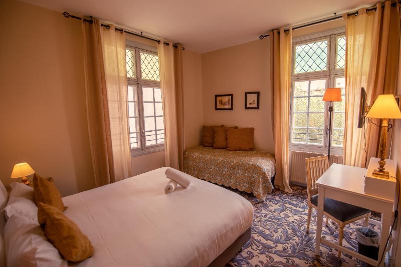 Hotel Le Donjon - Coeur de La Cite Medievale - image 28