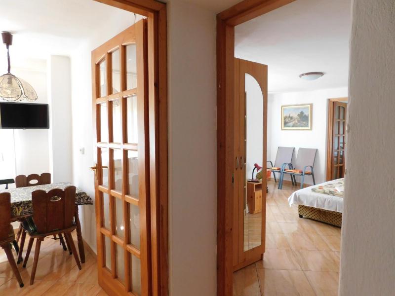 Apartment (4 Adults) image 4