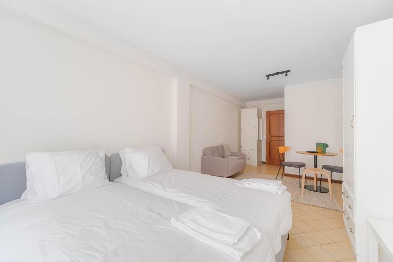 Nomad's Easy Stay - 1BED Sunrise Cedofeita - image 12