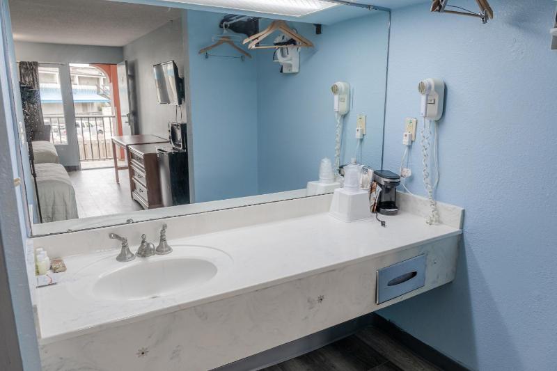 Sandcastle Inn - image 14