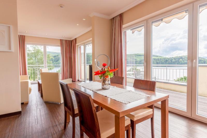 Suite with Lake View image 4