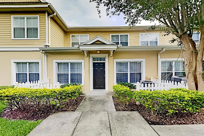 Three-Bedroom Townhouse image 3