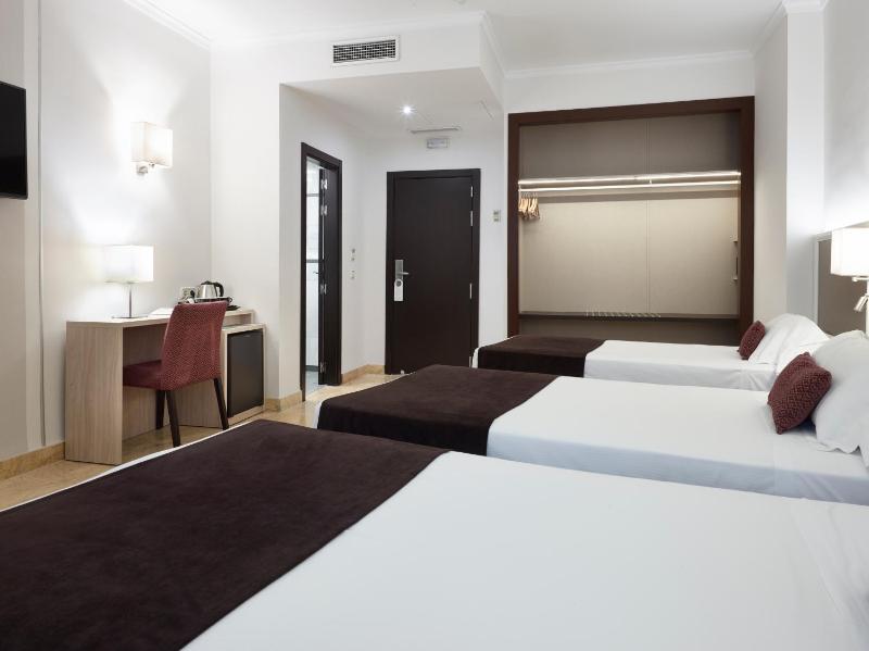 Triple Room image 2