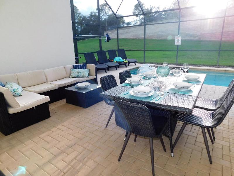 Six-Bedroom Holiday Home image 1