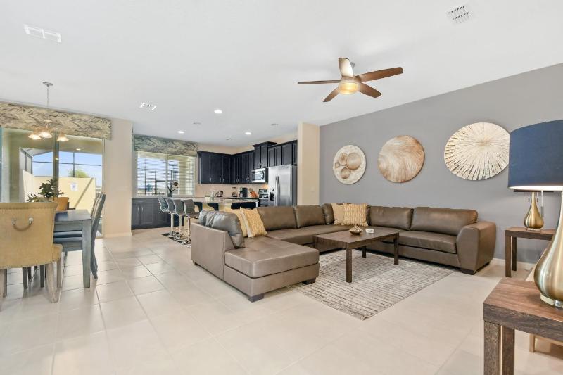 Four-Bedroom Holiday Home image 1