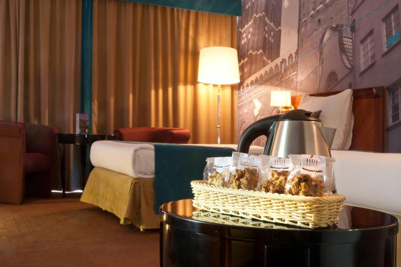 Double or Twin Room image 4
