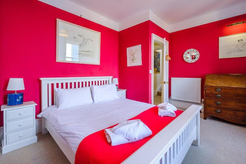 Gunfleet Aldeburgh - A Large Seafront House with Stunning Sea Views from all the floors Sleeps 14 - Aldeburgh Coastal Cottages - image 41