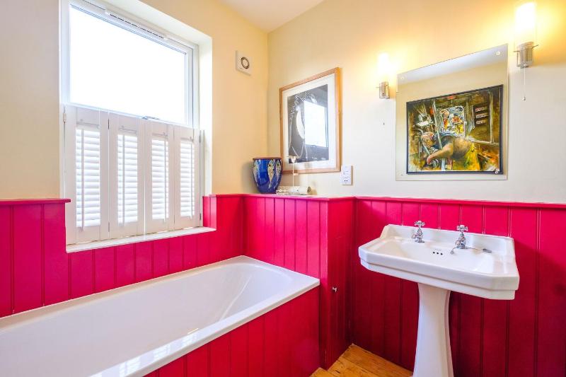 Gunfleet Aldeburgh - A Large Seafront House with Stunning Sea Views from all the floors Sleeps 14 - Aldeburgh Coastal Cottages - image 44