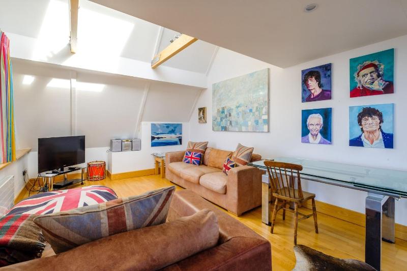 Gunfleet Aldeburgh - A Large Seafront House with Stunning Sea Views from all the floors Sleeps 14 - Aldeburgh Coastal Cottages - image 20