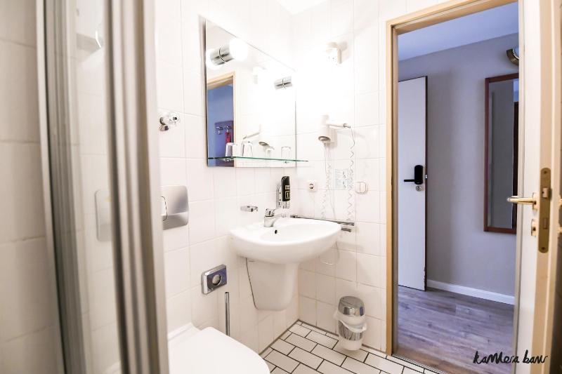 Double Room with Garden View image 3