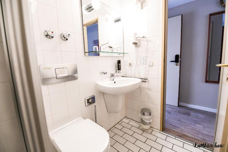 Double Room with Garden View image 2