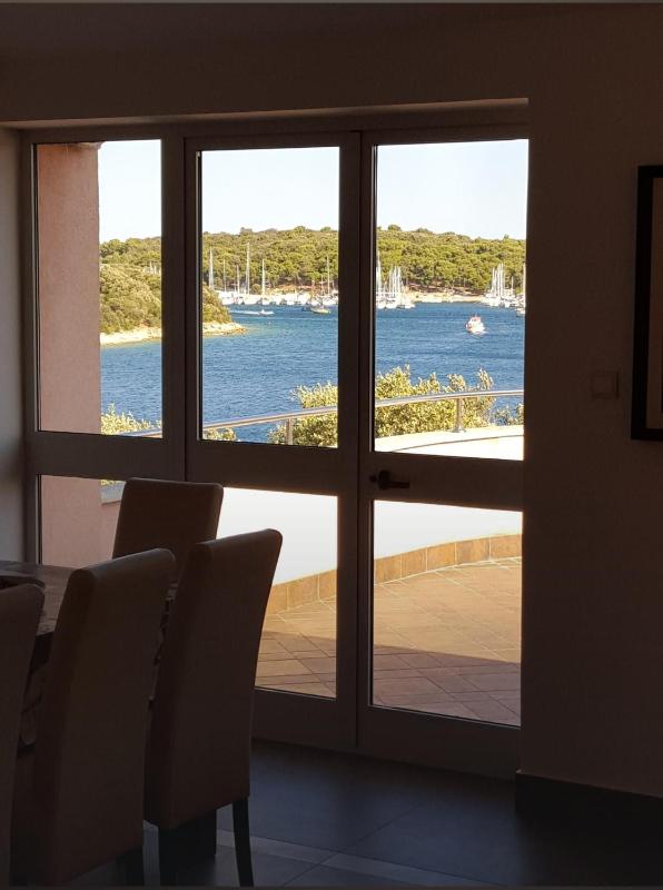 Apartment with Sea View image 2
