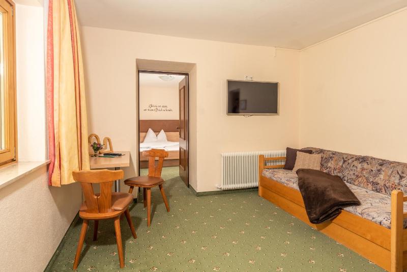 Family Room image 3