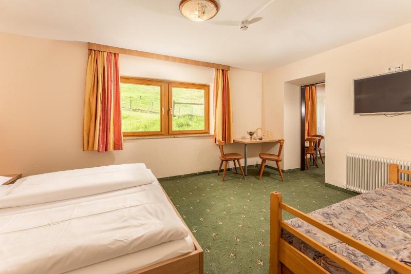 Family Room image 2