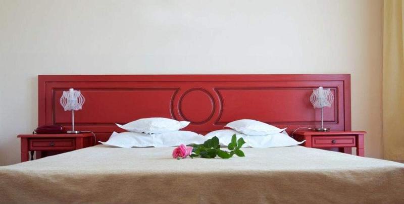 One-Bedroom Apartment image 2