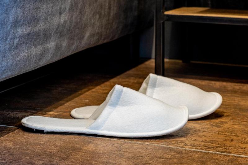 Double Room with Balcony image 4