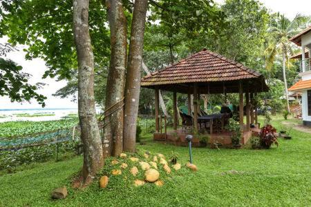 Lovedale Lakeside Homestay - image 21