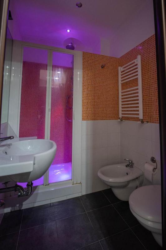 Basic Double or Twin Room image 4