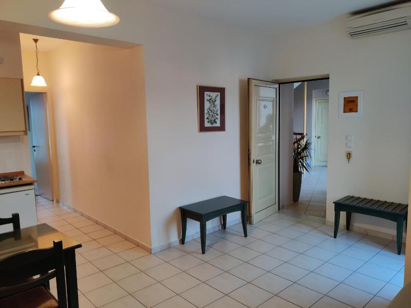 One-Bedroom Apartment image 4
