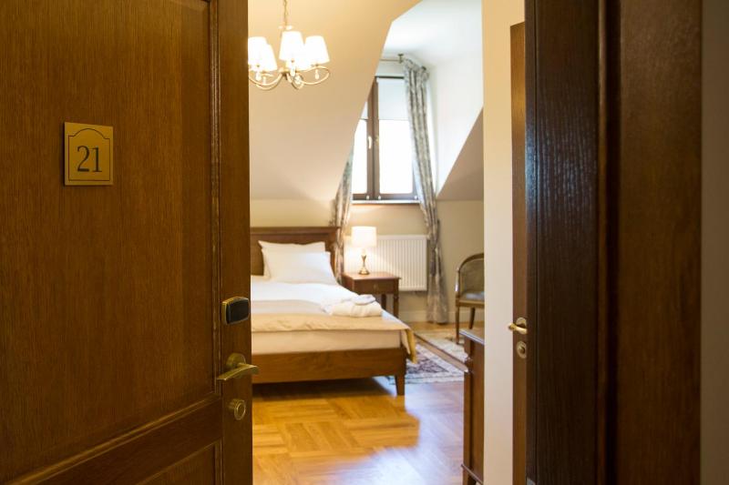 Deluxe Room image 4