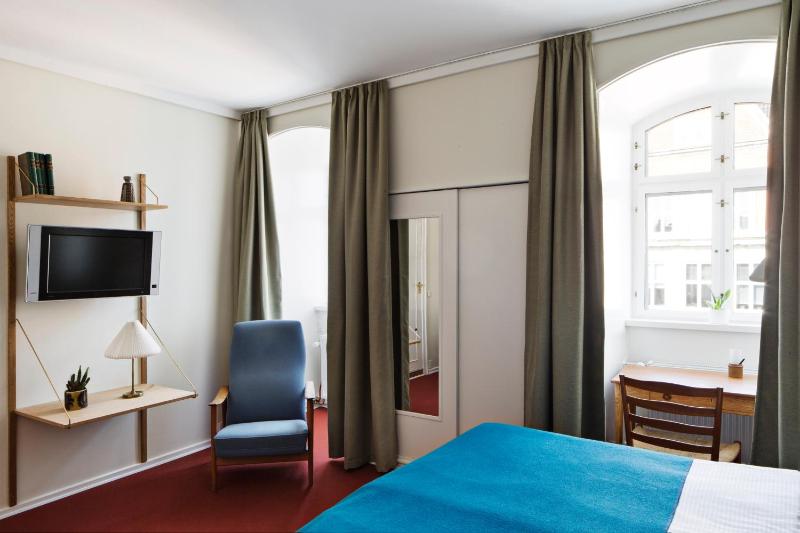 Superior Double Room image 1