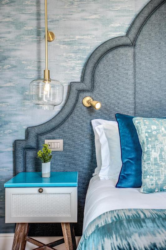 Junior Suite with Partial Sea View image 4