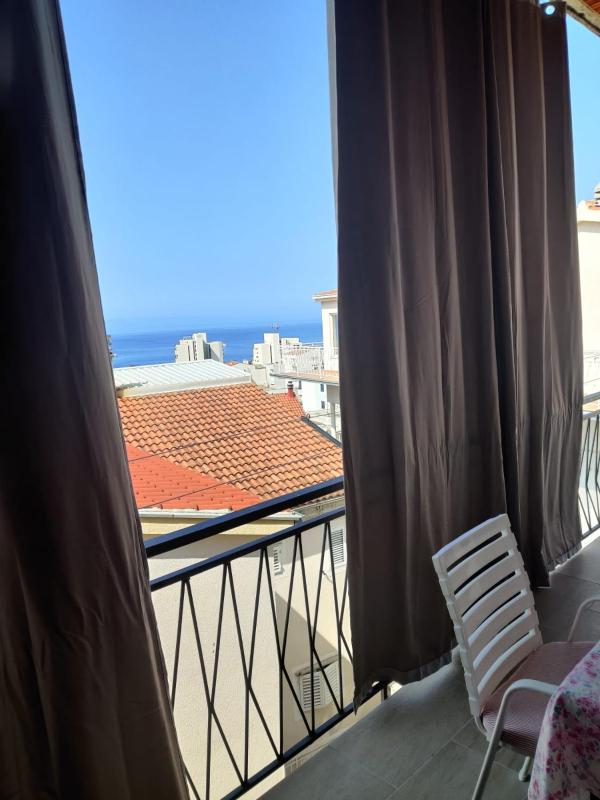 Studio Apartment with Sea View image 4