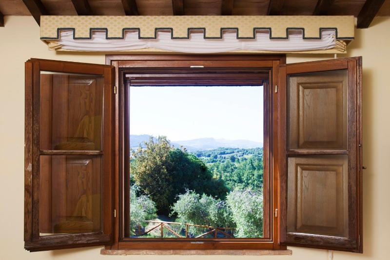 Superior Triple Room image 4