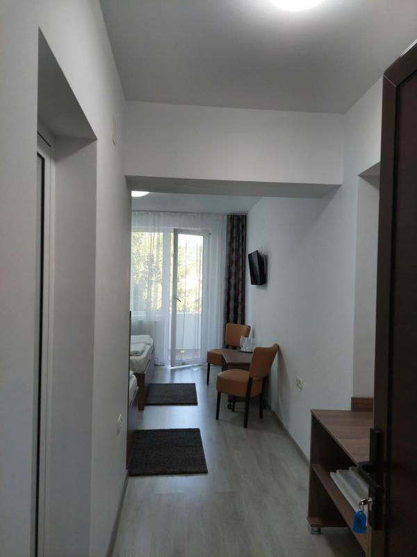 Triple Room with Balcony image 4