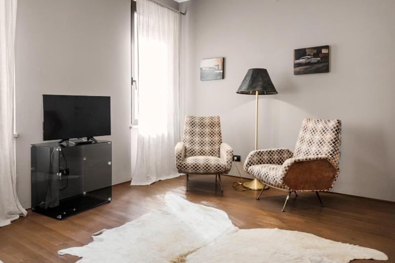 Flats4rent Al Monte - image 9