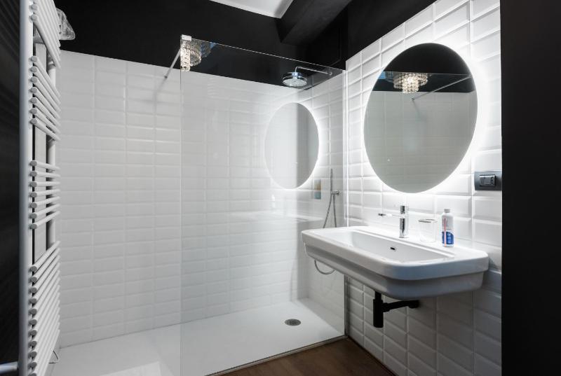 Flats4rent Al Monte - image 2