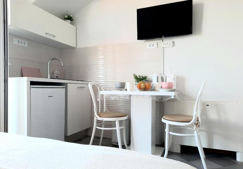 Studio Apartments Regina - image 16