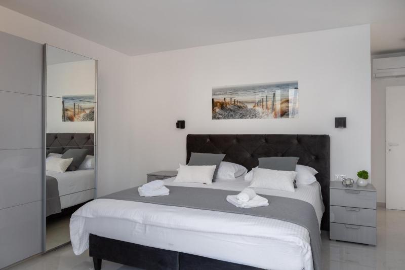Luxury Villa Anchor - image 3