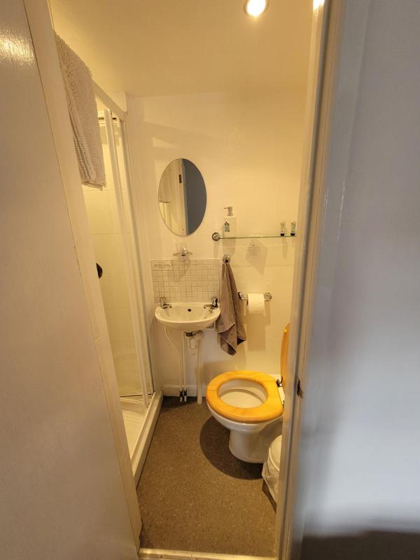 Lyndale Guest House - image 8