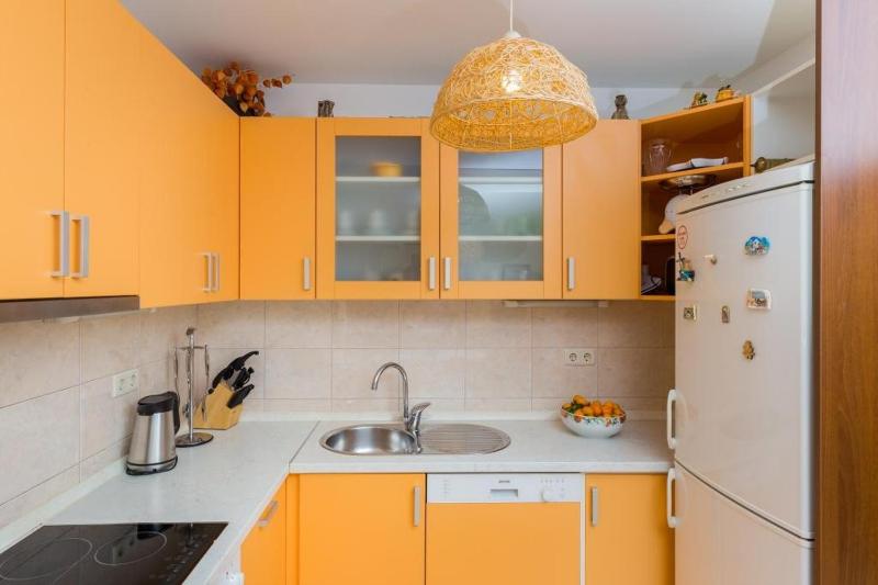 Apartment Jele - Two Bedroom Apartment with Balcony and Garden View - image 13