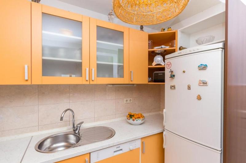 Apartment Jele - Two Bedroom Apartment with Balcony and Garden View - image 16