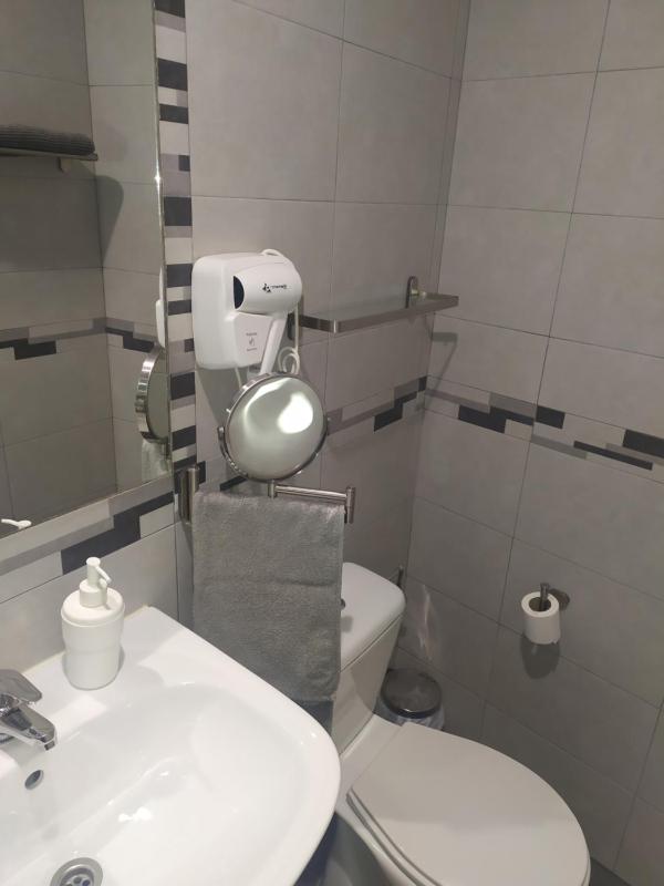 Quadruple Room with Private Bathroom image 4