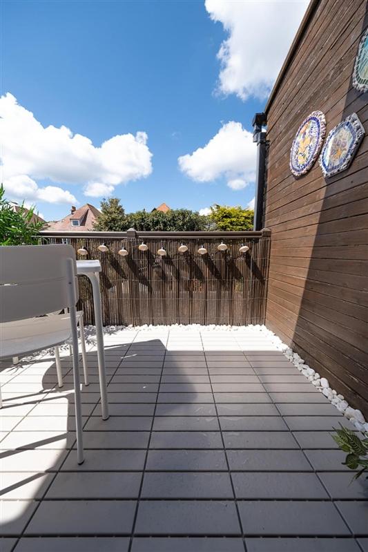 Double Room with Balcony image 3
