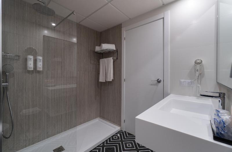 Junior Suite (2 Adults + 2 Children) image 3
