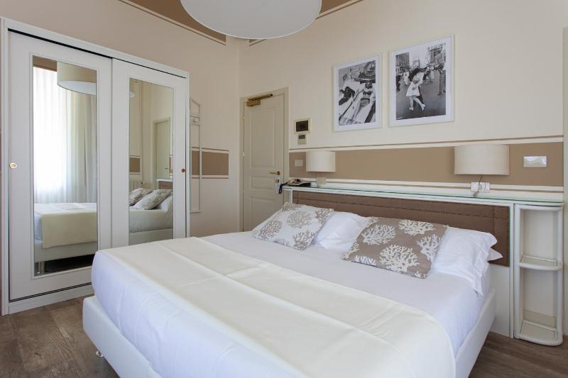 Connecting Room with Balcony image 4