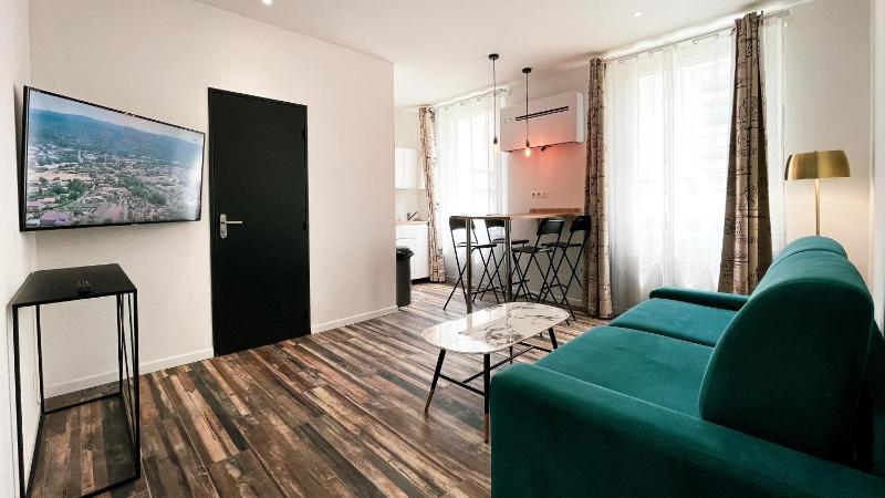 1 Bedroom Apartment - 1 Double Bed 1 Sofa Bed image 3