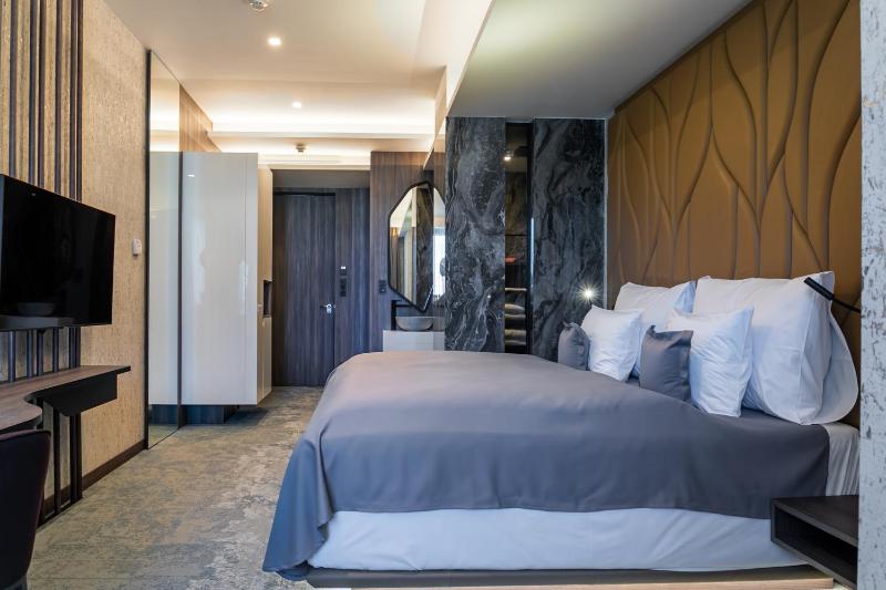 Superior Double Room image 2