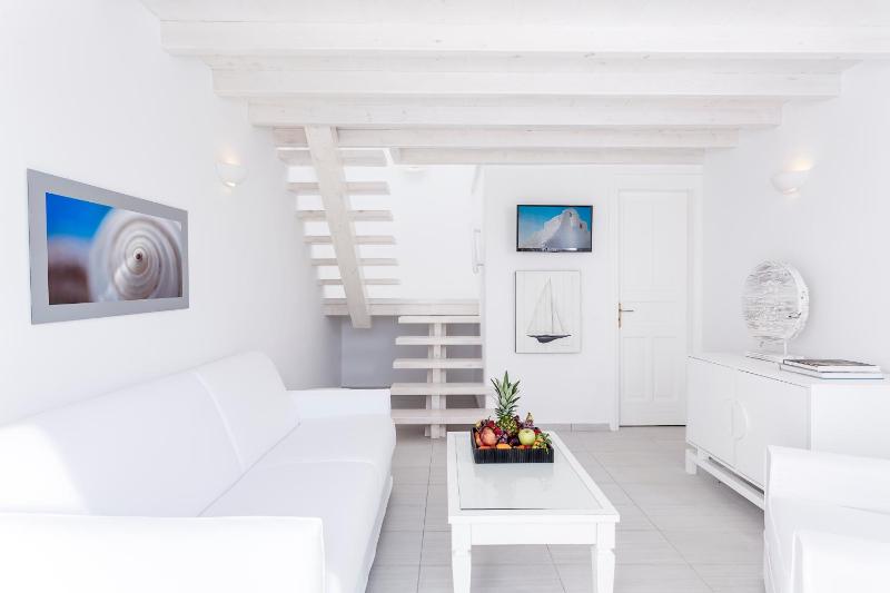 Suite with Sea View image 2