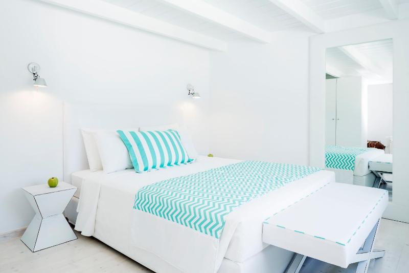 Suite with Sea View image 3