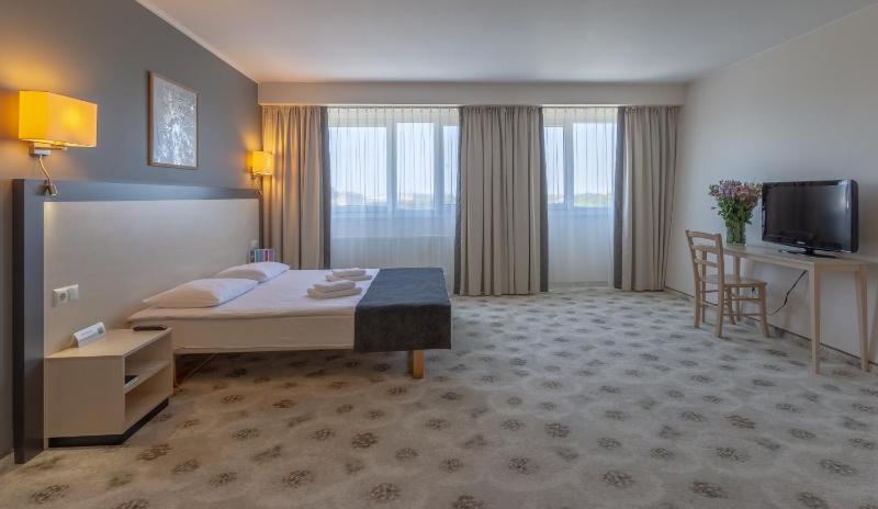 Aurora Hotel Klaipeda - image 37
