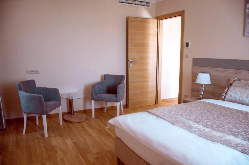 Benjamin Hotel - image 25