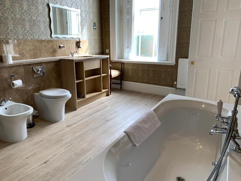 Junior Suite with Garden View image 4